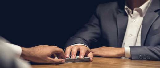 فضائح صفقات “العائلة” تهز جماعات ترابية.. قضاة الحسابات يكشفون المستور