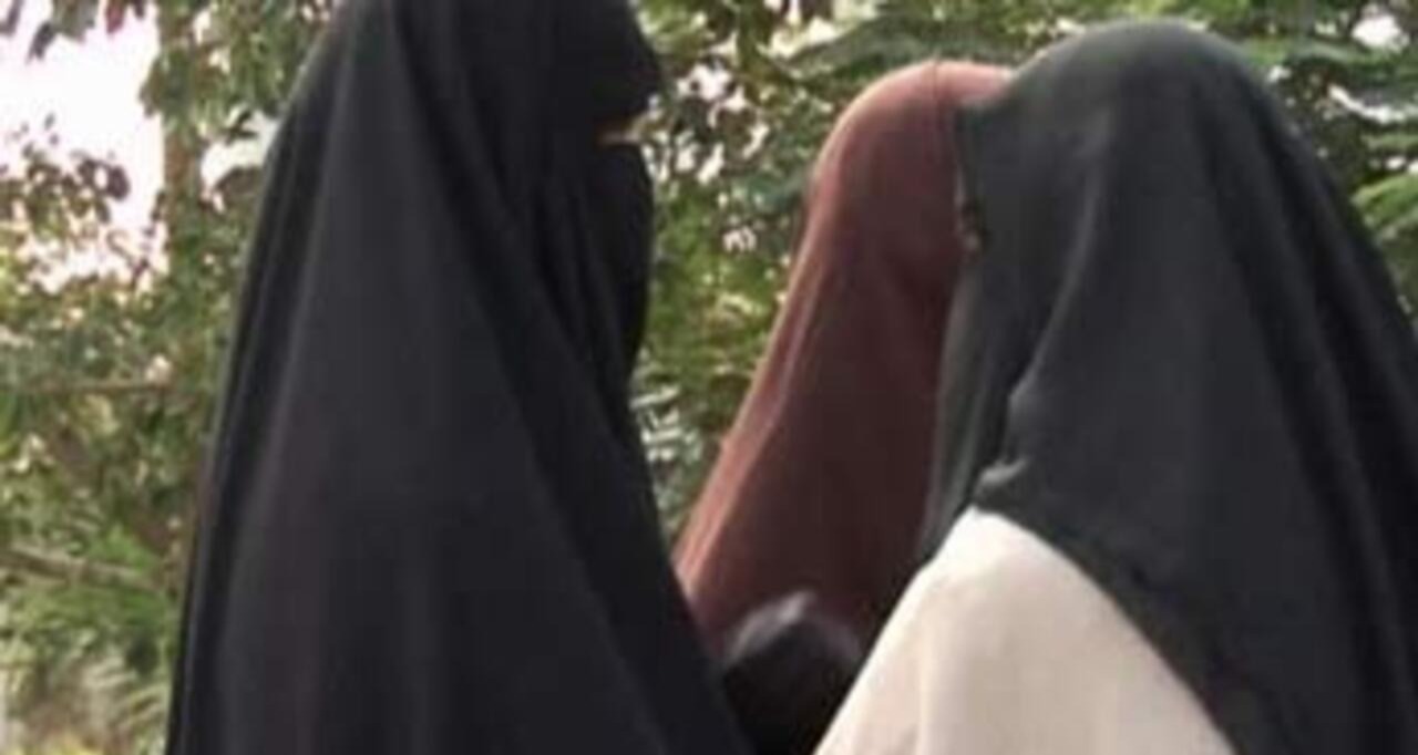 حظر النقاب في الفضاءات العامة يلقى رفضا جماعيا في مليلية