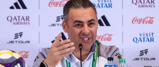 مدرب فلسطين: أتلقى نصائح تكتيكية من والدتي المقيمة في خيمة بغزة