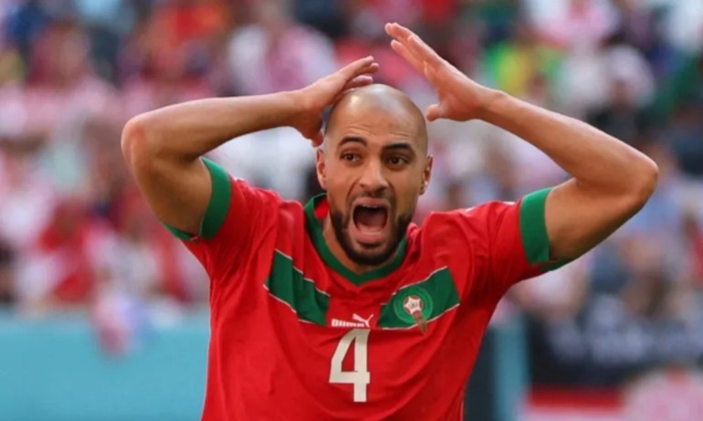 سفيان أمرابط يعود إلى المغرب لإتمام برنامجه العلاجي قبل كأس إفريقيا