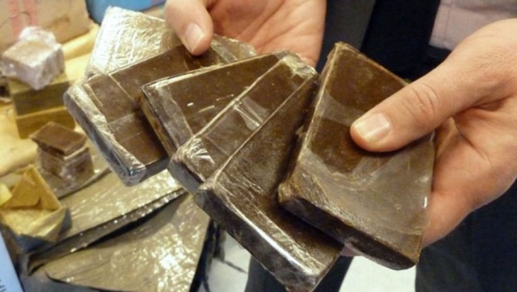 الأمن يحبط محاولة تهريب شحنة حشيش عبر شركة للإرساليات الدولية