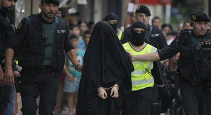 إعتقال مغربي وإسبانية على صلة بتنظيم "الدولة الإسلامية" أثناء محاولتهما الدخول الى المغرب‎