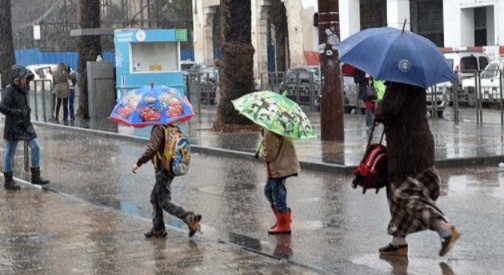 النشرة البرتقالية تعلق الدراسة بمدارس الحسيمة غدا الثلاثاء