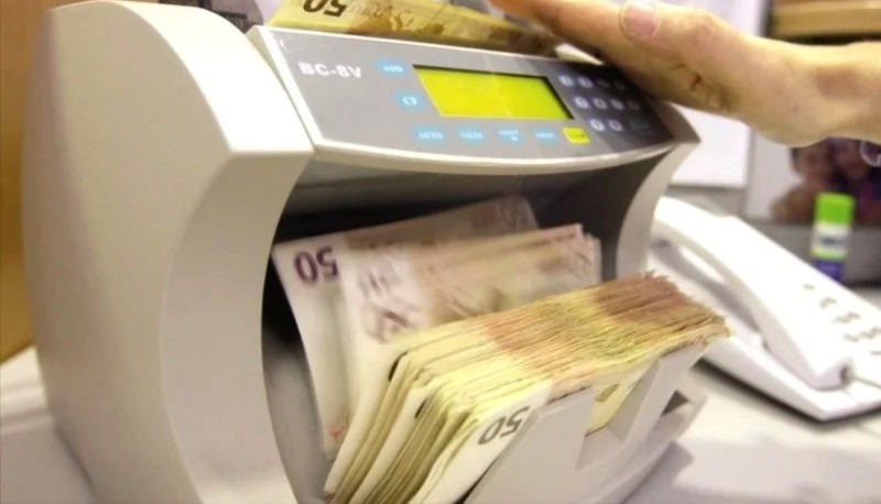 تحويلات الجالية تصل إلى 52 مليار يورو وفرنسا وإسبانيا تتصدران المبالغ المرسلة إلى المغرب