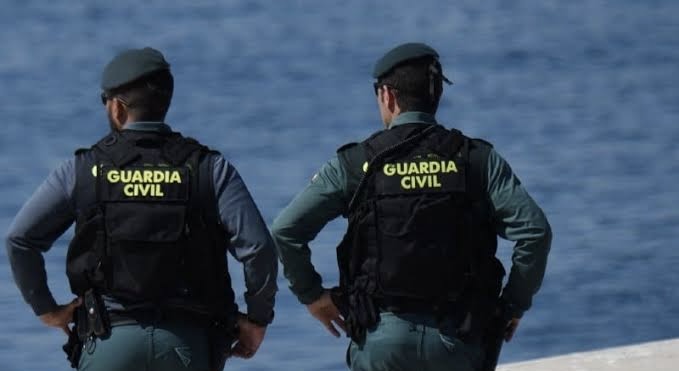 إسبانيا: توقيف ضابط بالحرس المدني لتلقيه 30 ألف يورو مقابل تسهيل مرور شحنات المخدرات