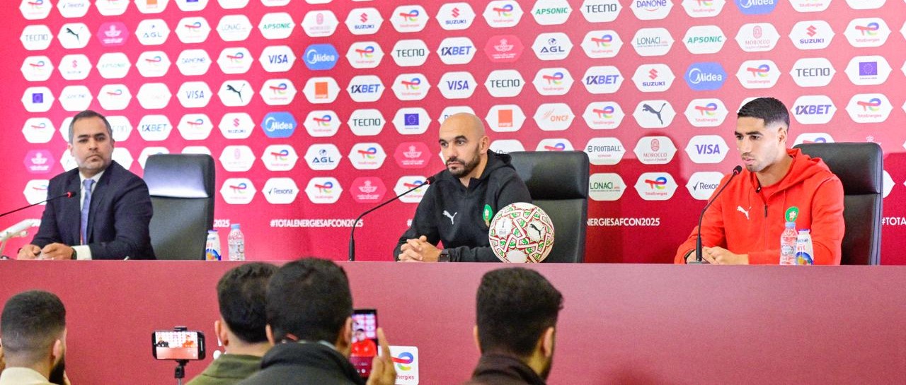 الركراكي: "ماعندنا مانديرو بالجمهور لي كياخد السيلفي وياكل بين الأشواط"