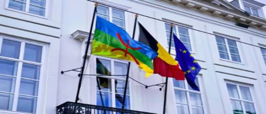 بلجيكا.. مولينبيك ترفع العلم الأمازيغي احتفالا بالسنة الأمازيغية