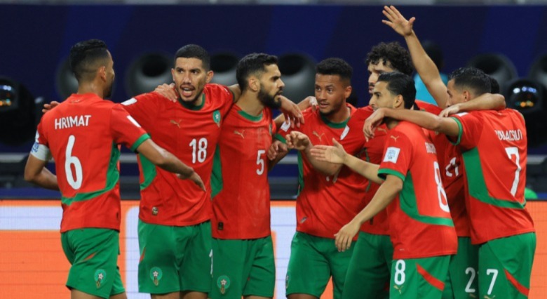 الموت يفجع لاعب المنتخب الوطني في والده