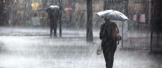 نشرة إنذارية تحذر من أمطار وثلوج ورياح قوية مرتقبة في عدة مناطق بالمملكة