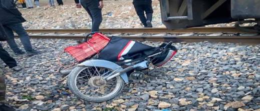 قطار ينهي حياة مسن في تاوريرت ويحول دراجته إلى حطام في ثوان