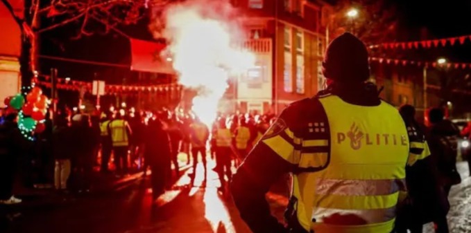 فوضى وتوتر أمني في مدن هولندية عقب نهاية مباراة المغرب والسنغال
