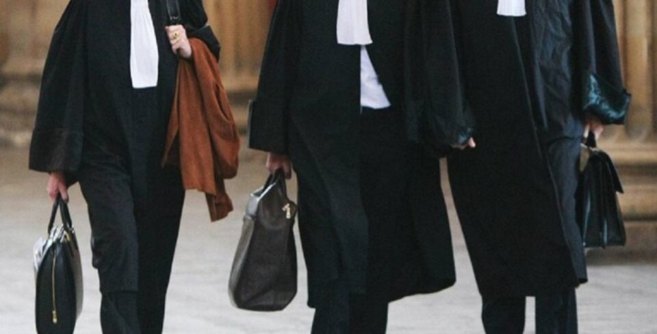 رفضا للقانون الجديد.. جمعية المحامين الشباب بالناظور والدريوش تدعو للمشاركة في الوقفة الوطنية