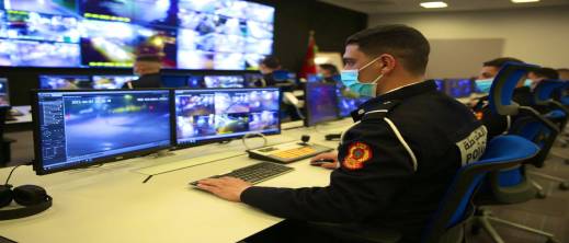 الأمن الوطني يحسم الجدل بشأن تعرض سيدة ومساعد سائق لاعتداء مهاجرين