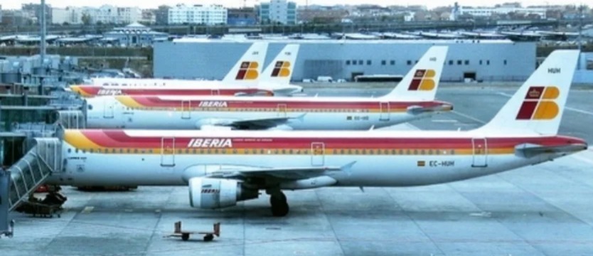 الرياح العاتية تُجبر طائرة إسبانية على عدم الهبوط بمطار مليلية