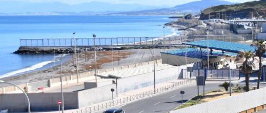 محاولة هجرة سباحة تنتهي بإنقاذ قاصر مغربي في ظروف جوية قاسية