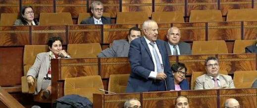 محمد أبركان يسائل وزير الرياضة عن تعثر  ملعب للقرب بزايو