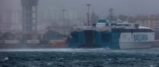 من جديد.. العاصفة “نيلس” تعلق رحلات بحرية بين المغرب وإسبانيا