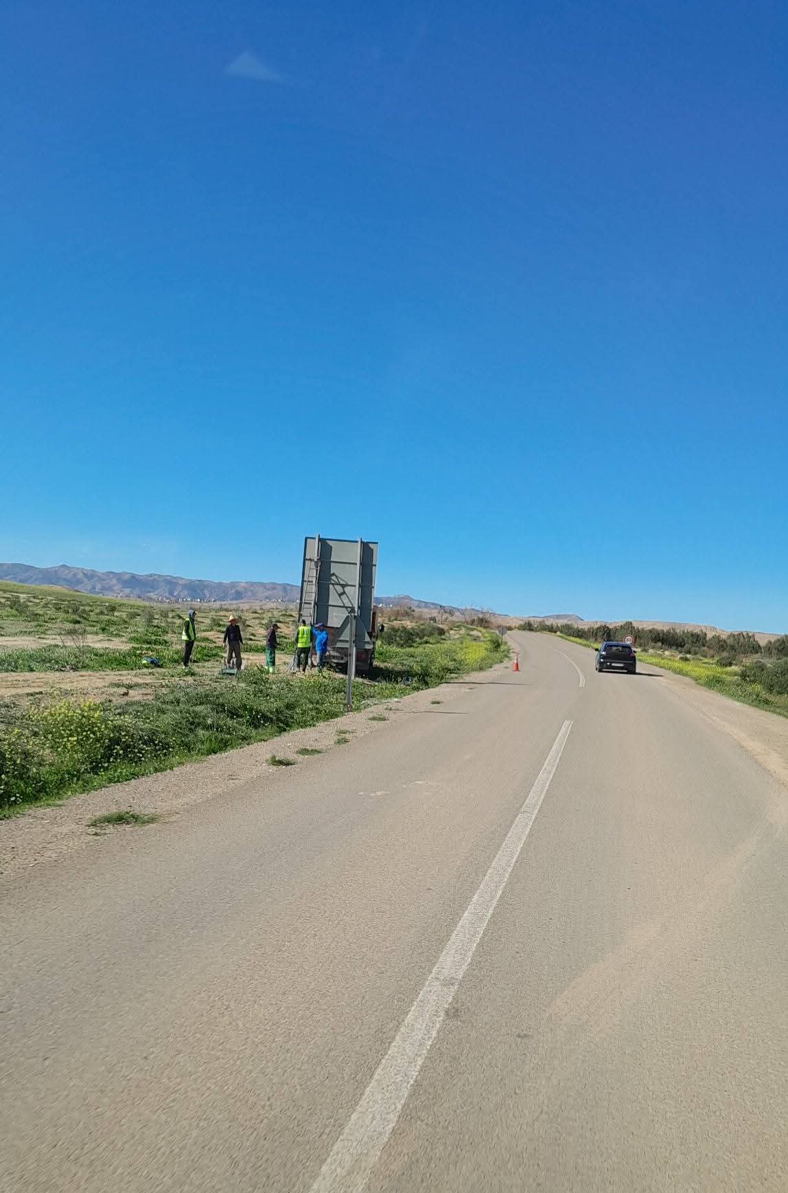 في انتظار القنطرة.. لوحات تنبيه تؤدي الواجب!..هنا البعاج نواحي دار الكبداني