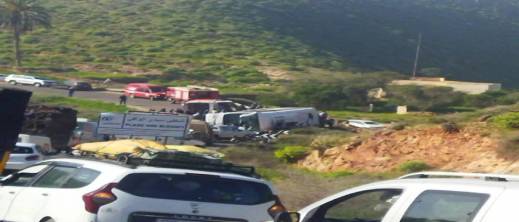 وفاة 4 من موظفي الأمن وإصابة العشرات في حادث سير