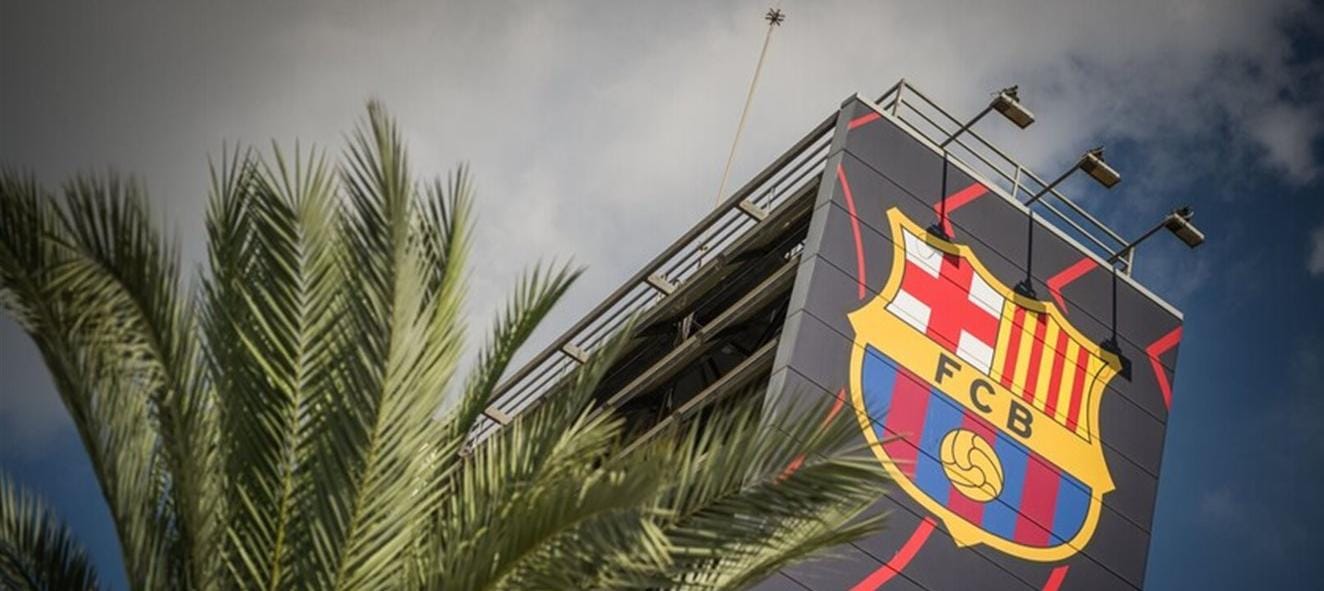 الاتحاد الأوروبي لكرة القدم يفرض عقوبات قاسية  على برشلونة