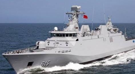 البحرية الملكية تعترض قاربا يقل 189 مهاجرا غير نظامي