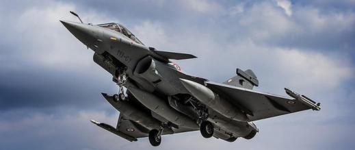 فرنسا تعترض مسيرات إيرانية استهدفت الإمارات