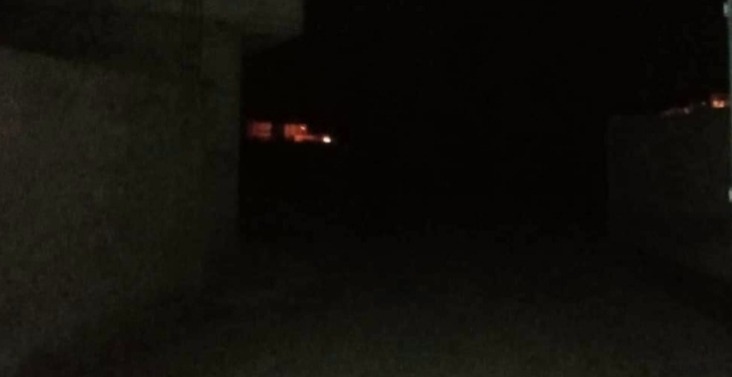 ظلام دامس يلف الطريق المؤدية إلى دوار احياتا بجماعة أمهاجر.. مطالب بتدخل عاجل