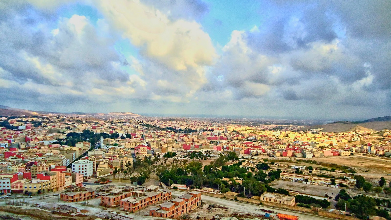 لجنة إقليمية تحقق في شبهات تجزئات سرية واختلالات في ملفات التعمير بأزغنغان