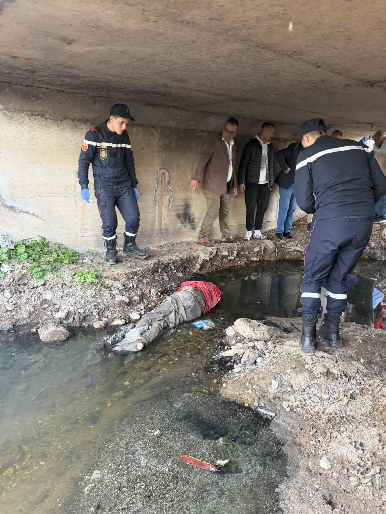 العثور على جثة رجل تحت قنطرة اليمني ضواحي الناظور والسلطات تفتح تحقيقا