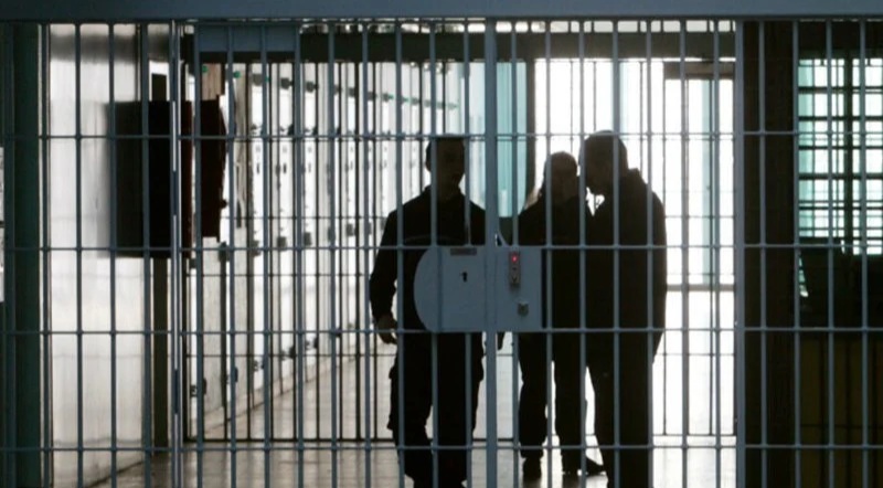 سجين مغربي يفر من سجن فرنسي بهوية مزورة وتحقق أمني موسع