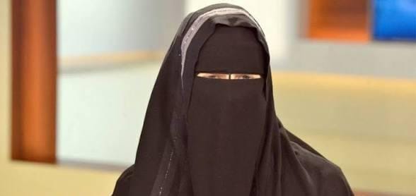 بلدية بإسبانيا تصدر قرارا يقيد٠ دخول المنقبات لمبانيها