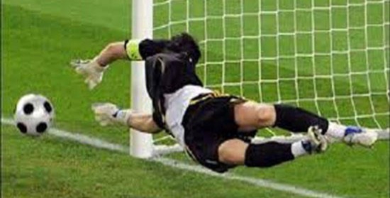 توقيف حارس مرمى مغربي متلبس بسرقة دراجة نارية يثير استنكار الوسط الرياضي