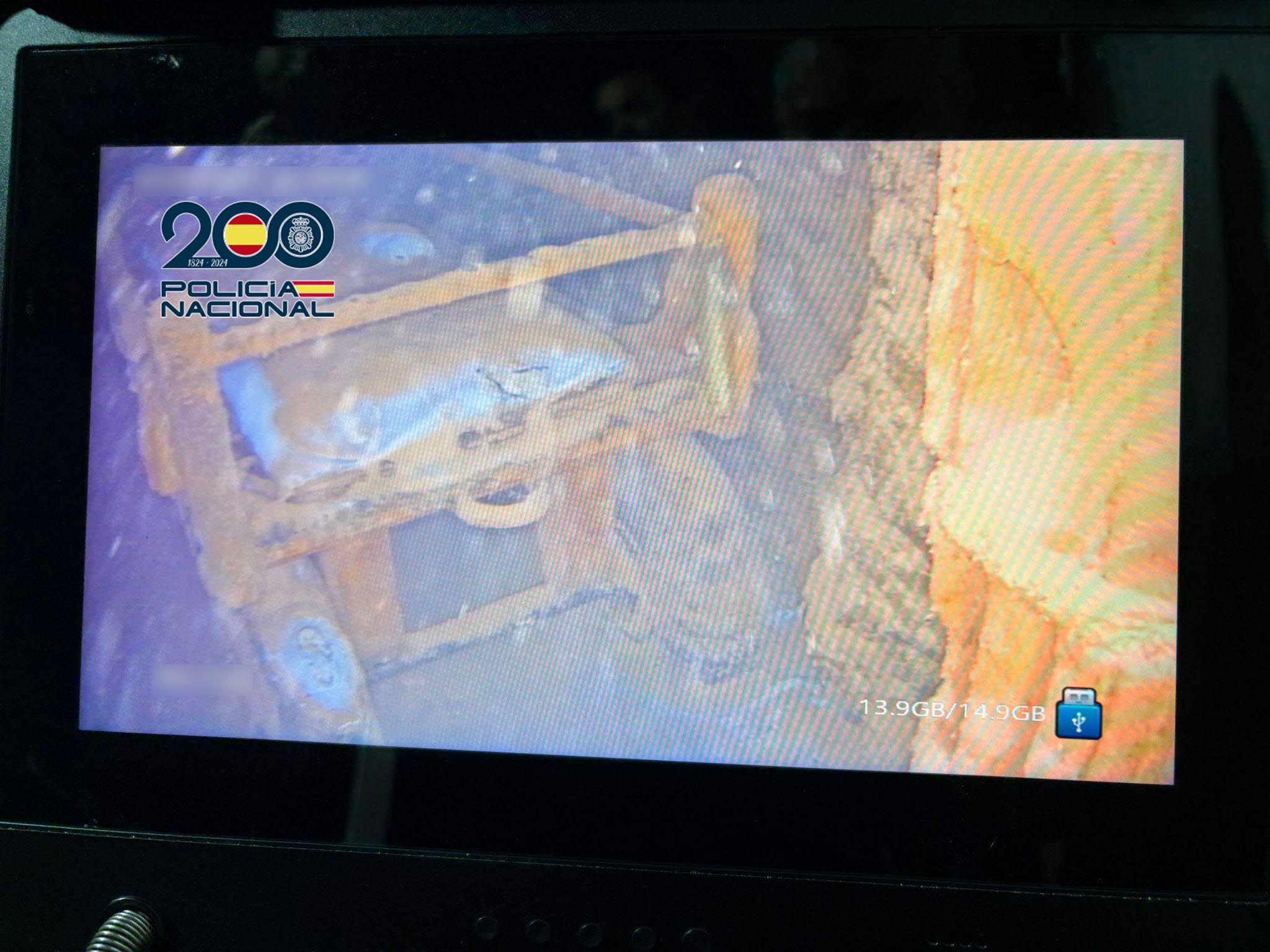 شاهدوا.. نفق تهريب المخدرات السري بسبتة.. بنية معقدة لتأمين تهريب المخدرات بسكة حديدية وعازل صوت