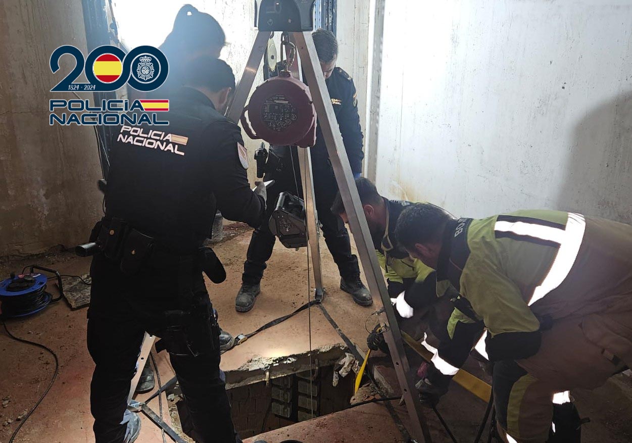 شاهدوا.. نفق تهريب المخدرات السري بسبتة.. بنية معقدة لتأمين تهريب المخدرات بسكة حديدية وعازل صوت