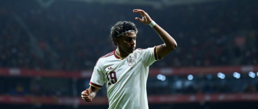 “أنا مسلم”.. يامال يدين الهتافات العنصرية في ودية إسبانيا ومصر