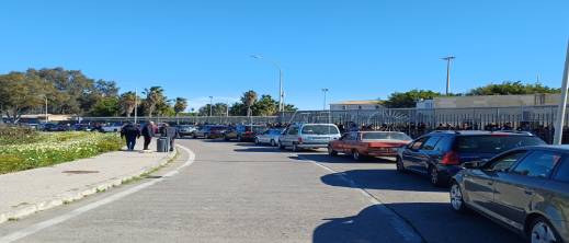 اختناق مروري خانق بمعبر بني أنصار.. موجة عبور كبيرة نحو المغرب