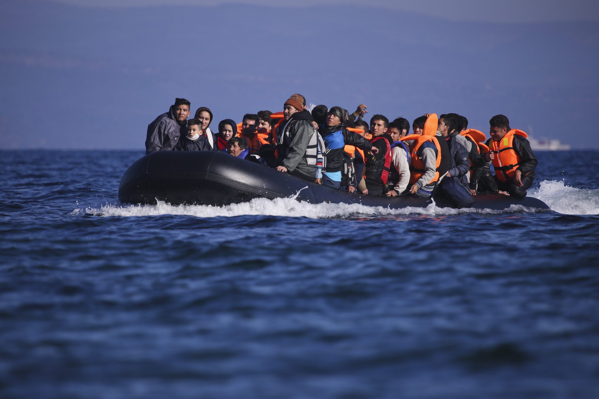 جنايات الحسيمة تقضي بالسجن 10 سنوات لكل متهم في شبكة تهريب البشر