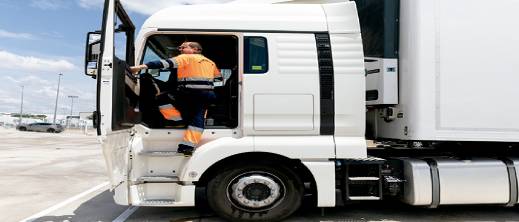 لسد الخصاص في قطاع النقل.. وزارة الداخلية الإسبانية توضح إجراءات استبدال رخص القيادة المغربية