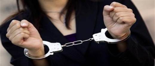 قصة أغرب من الخيال.. توقيف شابة داخل المحكمة بتهمة انتحال صفة محامية