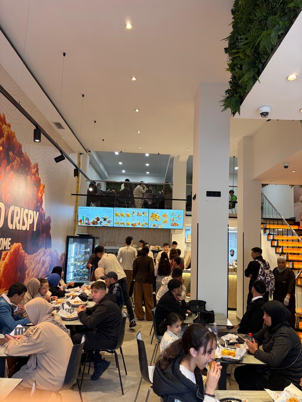 مطعم "Vicio" يفتح أبوابه في الحسيمة.. تجربة لا تُقاوم لعشاق الدجاج المقرمش