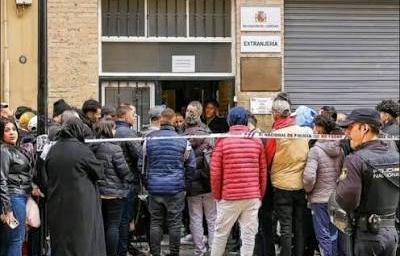 إسبانيا توقف أفراد شبكة متهمة بتسوية أوضاع مهاجرين بوثائق سكن مزورة