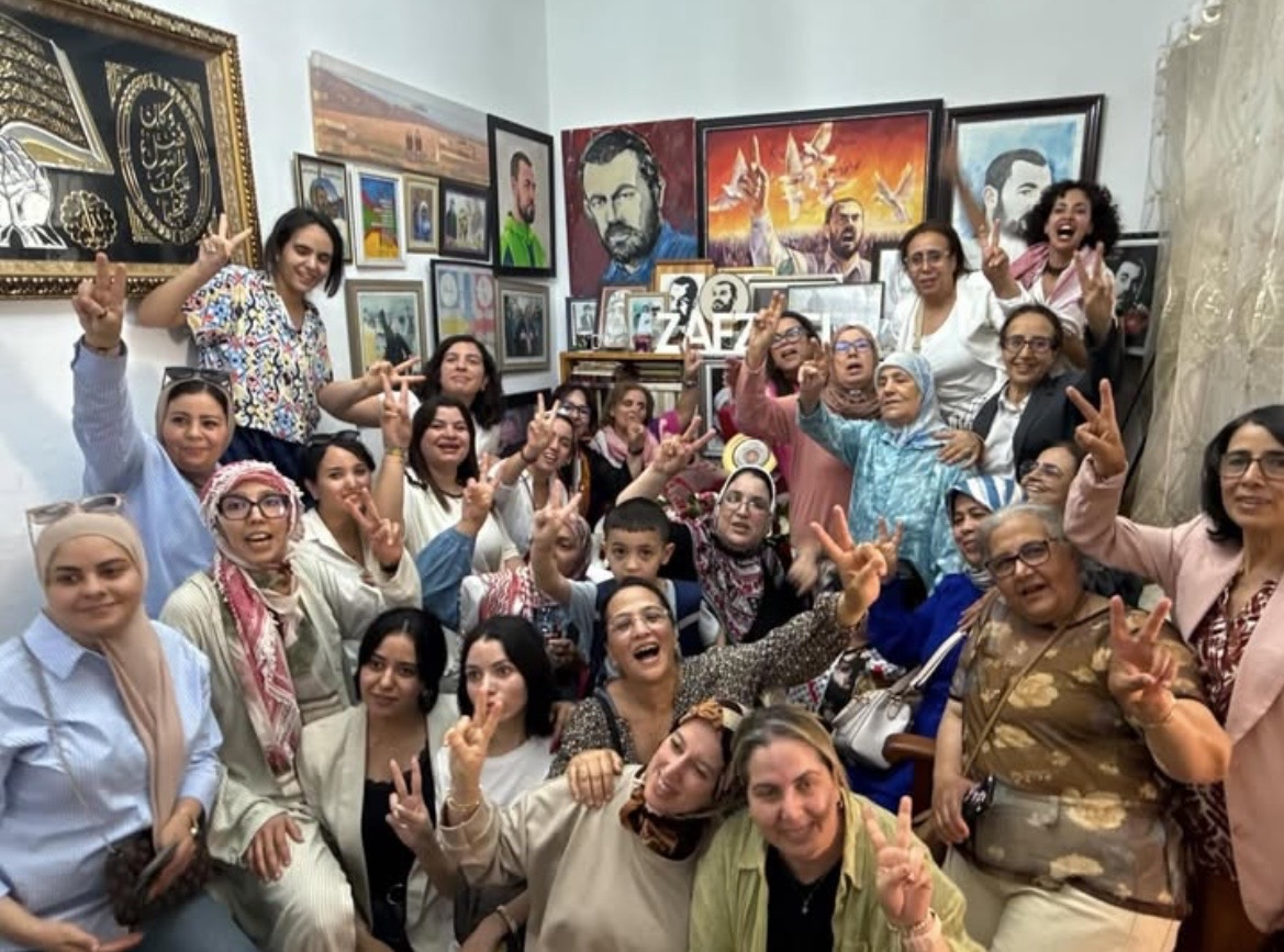 قافلة "النساء المتضامنات" تحط بالحسيمة لدعم أمهات معتقلي حراك الريف