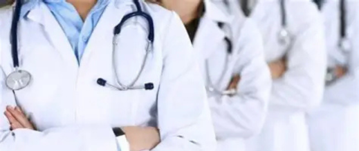 المغرب يفقد طبيبين يوميا بسبب الهجرة