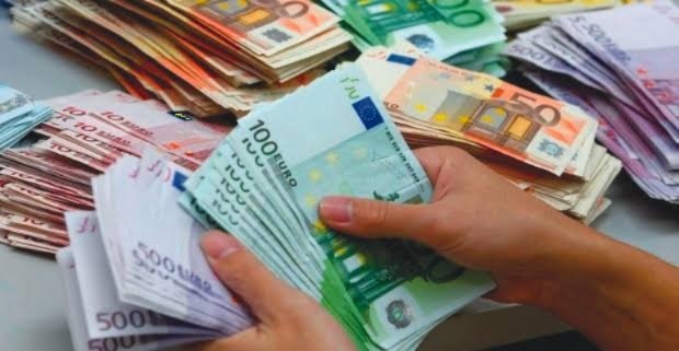 تحويلات الجالية تكسر حاجز 50 مليارا