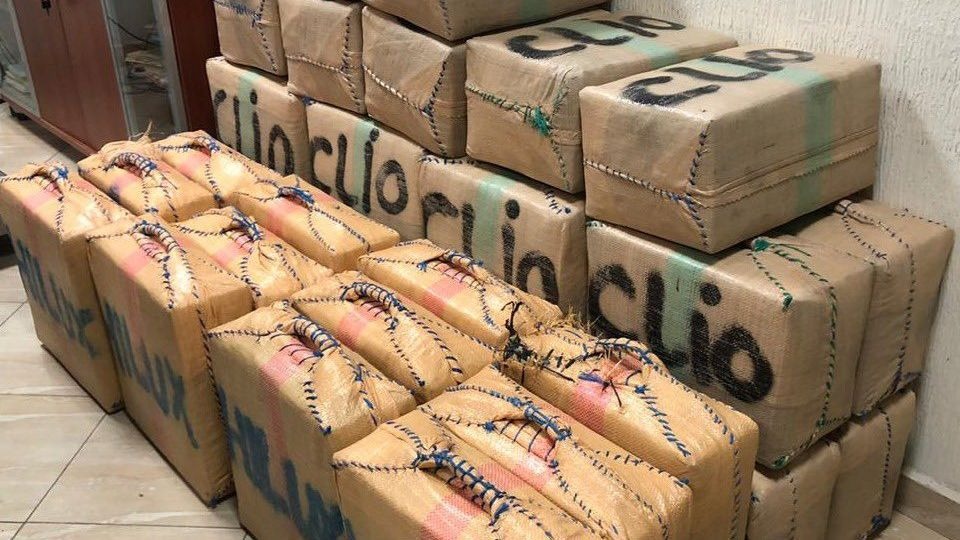 بينهم جزائري.. تفكيك شبكة دولية لتهريب المخدرات بالمناطق الحدودية لوجدة