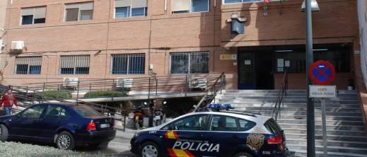 انتقام قضائي يهز إسبانيا.. مغربي يطلق النار على محامية مغربية في ألميريا والأمن يوقفه بـ "الذكاء الاصطناعي"