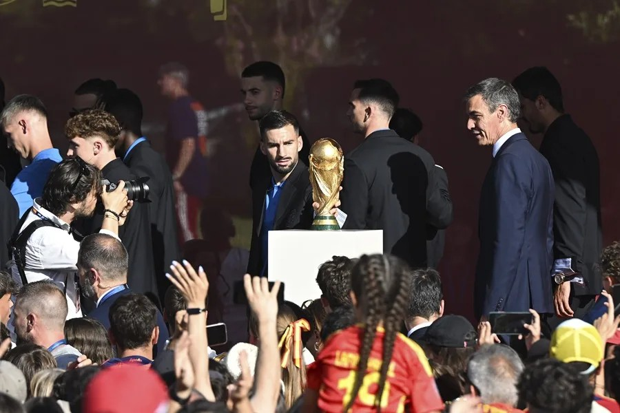 مونديال 2026.. أكثر من مليون مشجع يغزون شوارع مدريد لإستقبال المنتخب الإسباني