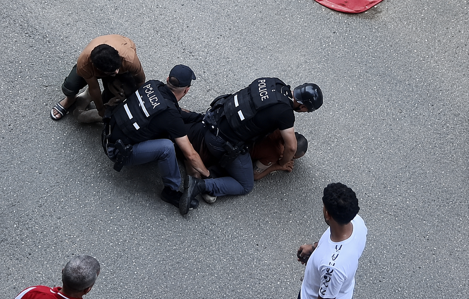 سفارة المملكة بإيطاليا تدخل على خط مقتل الشاب المغربي على يد الشرطة