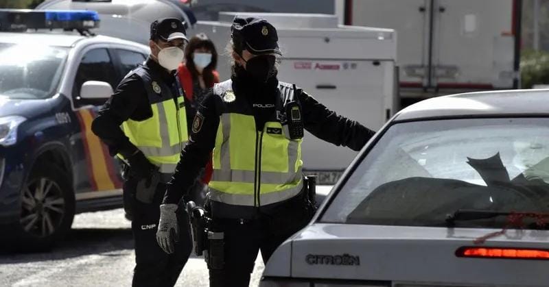 إسبانيا تشدد الرقابة على القادمين من إيطاليا وسط تصاعد الخلاف بشأن أزمة الهجرة
