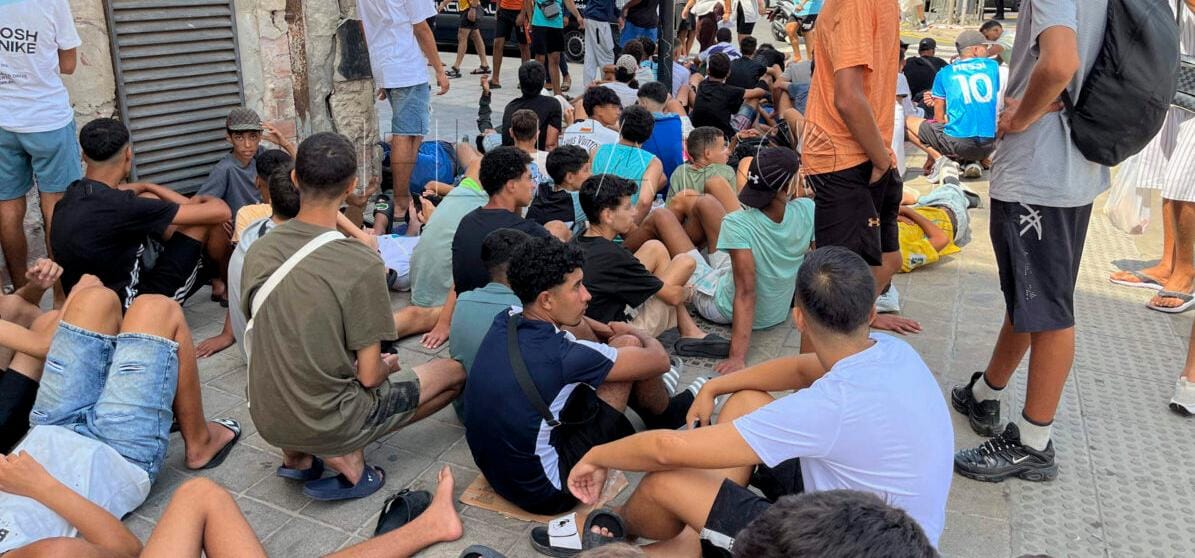 قاض إسباني: إعادة القاصرين المغاربة من سبتة ومليلية تخضع لمساطر وضمانات قانونية